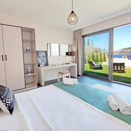 5 Bedroom Luxury With Private Pool And Private In Bodrum-gumusluk 2 Βίλα *